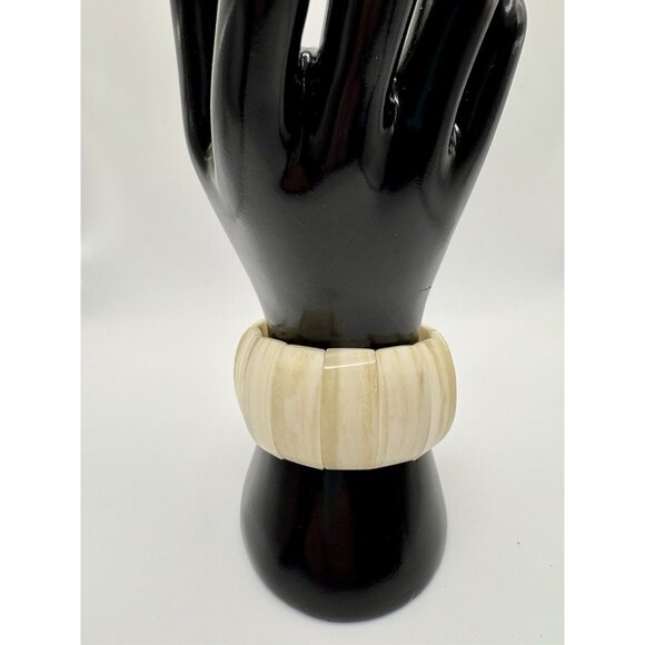 Vintage White Cream Bone Stretch Cuff Bangle Bracelet Boho - Picture 1 of 3
